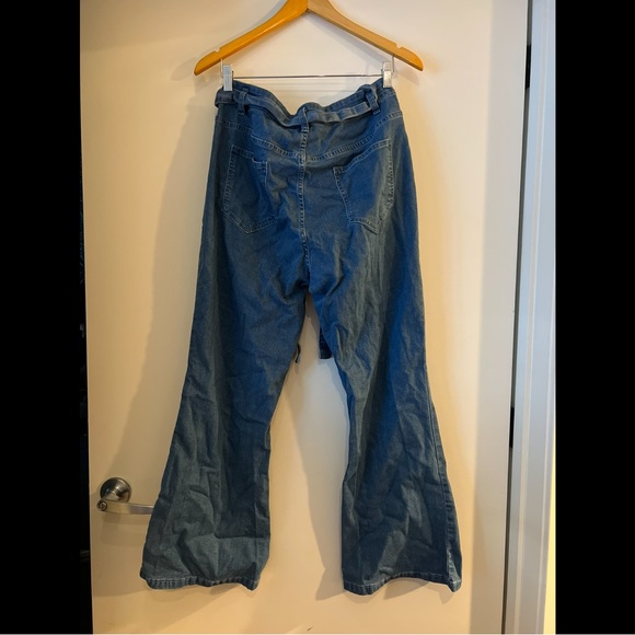 Plus High Waist Belted Flare Leg Jeans - Picture 2 of 3